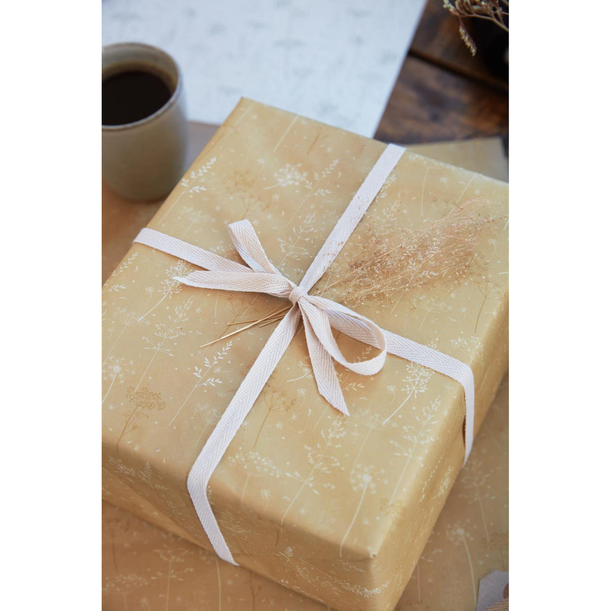 Papel de regalo Diseño Mustard Grass y Umbelas Rollo 5 mt