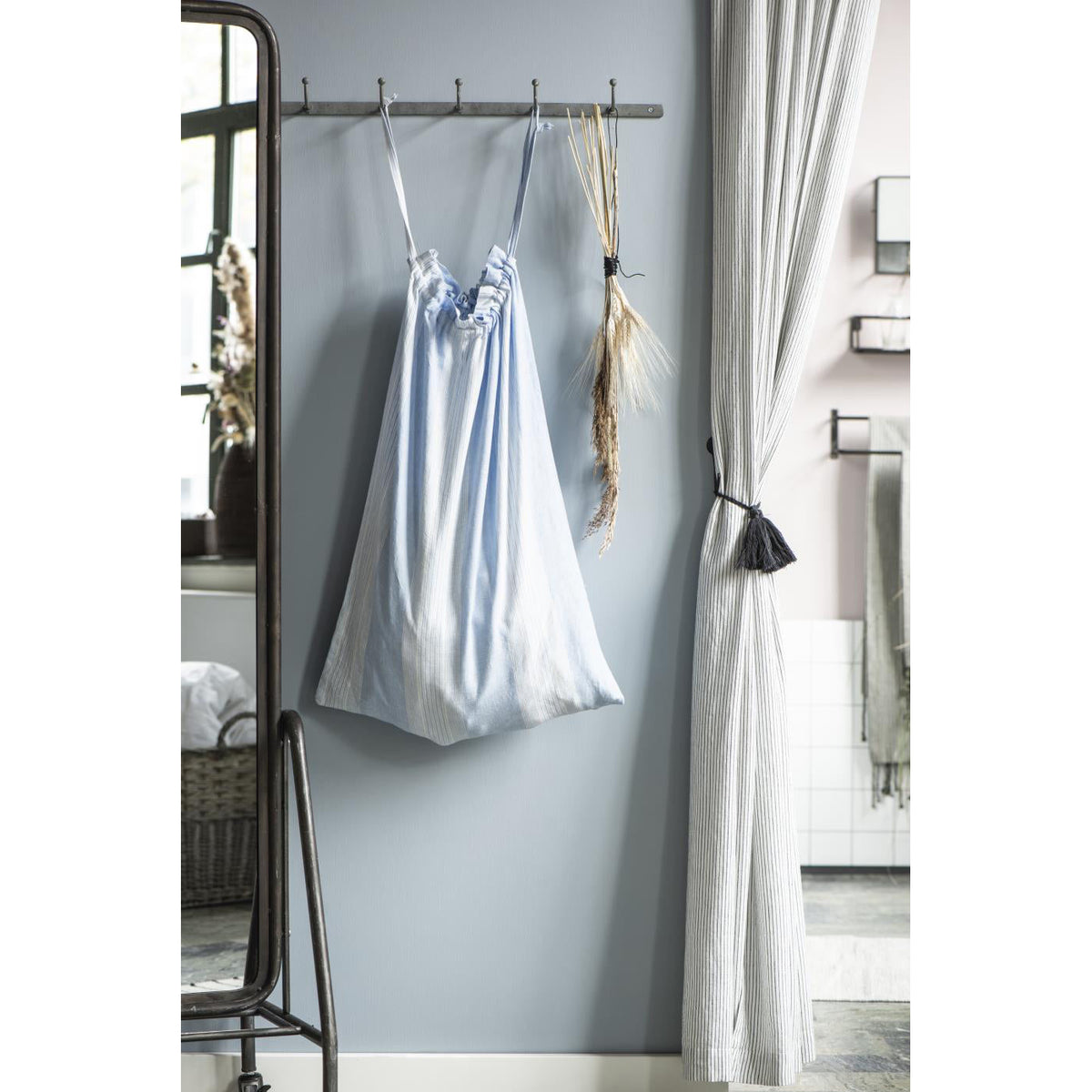 Rack Gris Acero con 5 Ganchos