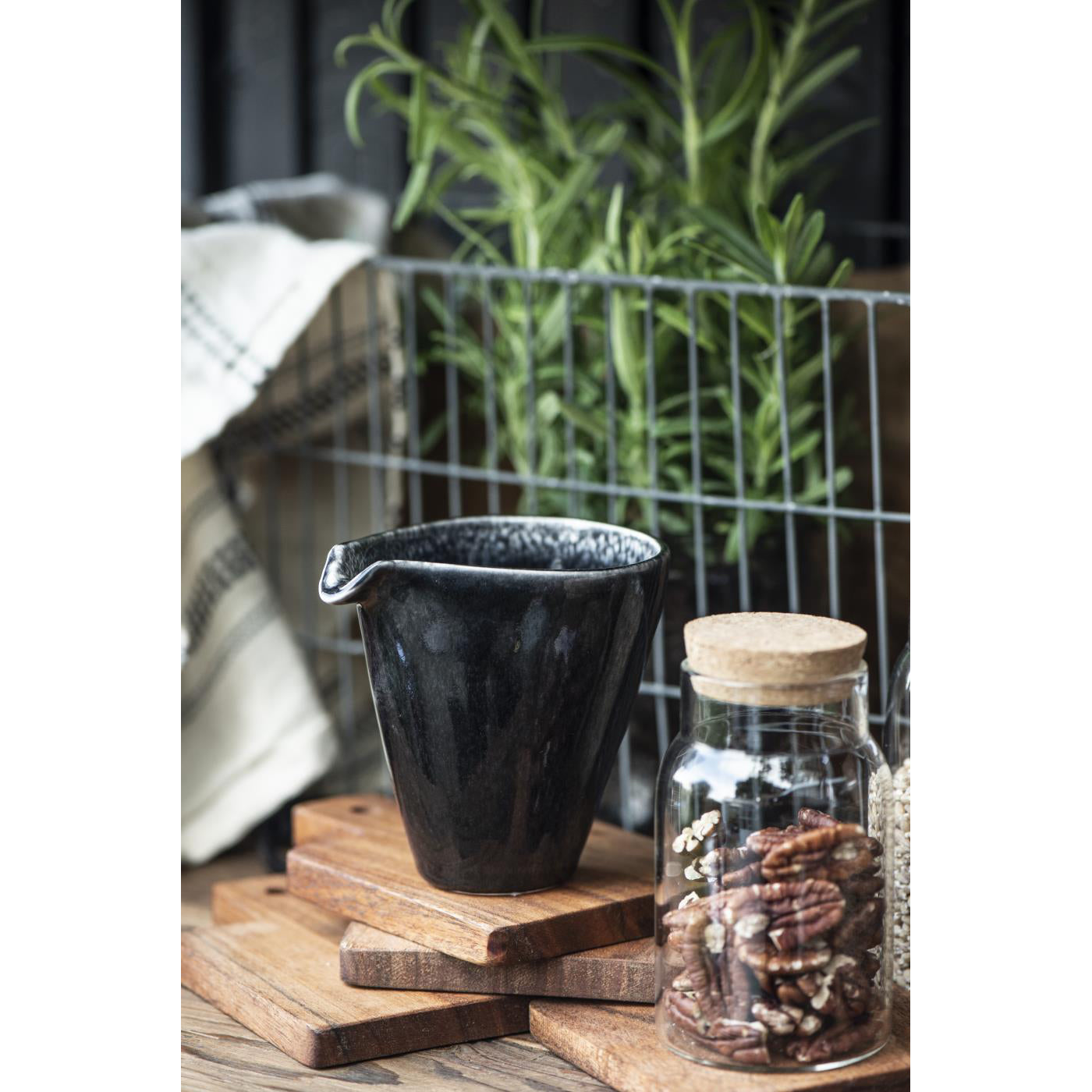 Pitcher Dunes Antique Black